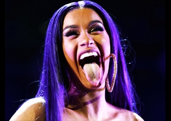 YES, CARDI PERFORMED AT 2019 ADULT VIDEO AWARDS