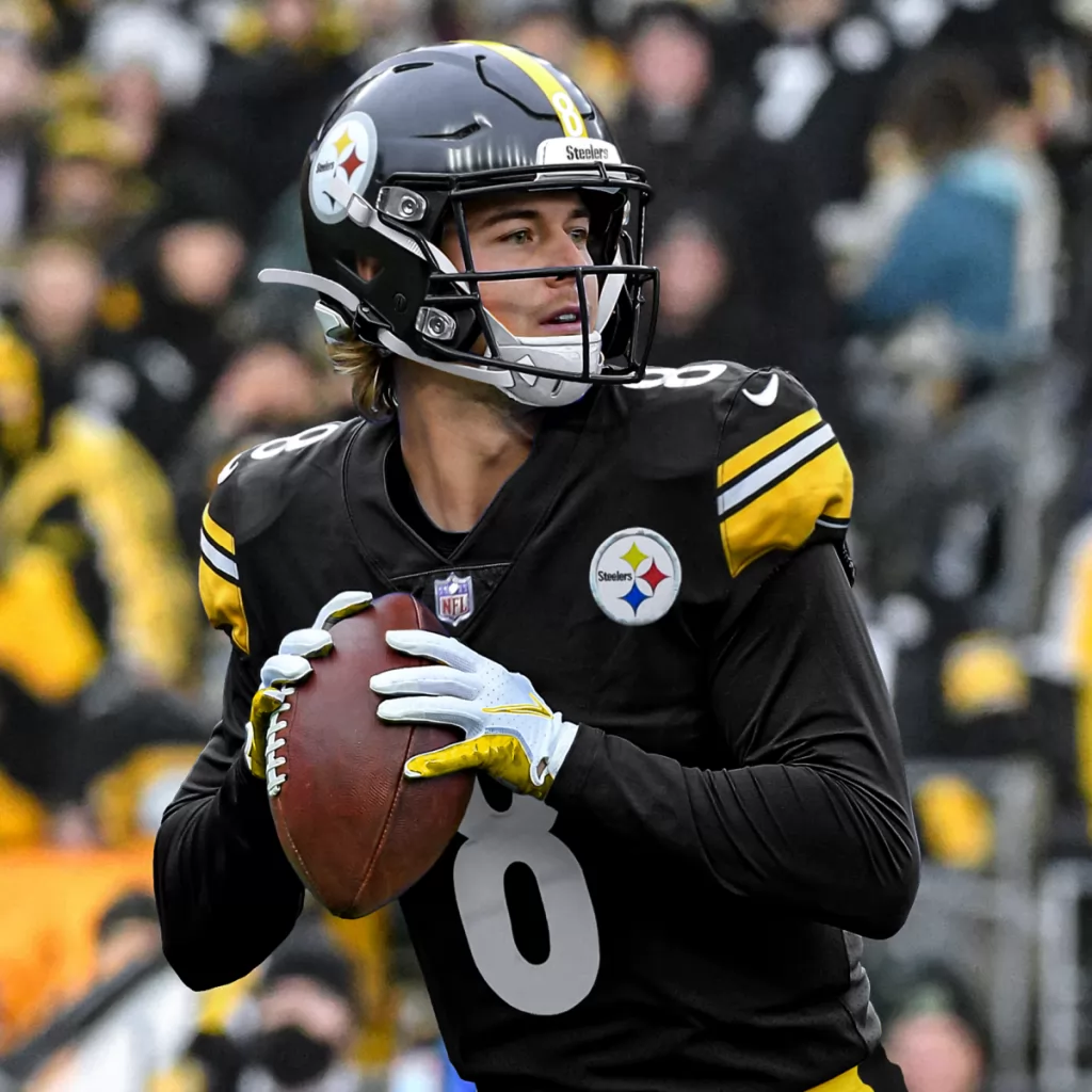 Pittsburgh Steelers QB Has SUV Stolen With Team Playbook In It