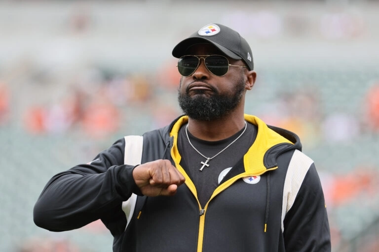 Steelers Head Coach Mike Tomlin Respond To Fans Chant Of Fire Canada Monday Night, Should He Move On From His OC?