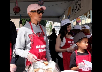 PHARELL & SON FEED HOMELESS FOR GOOD FRIDAY