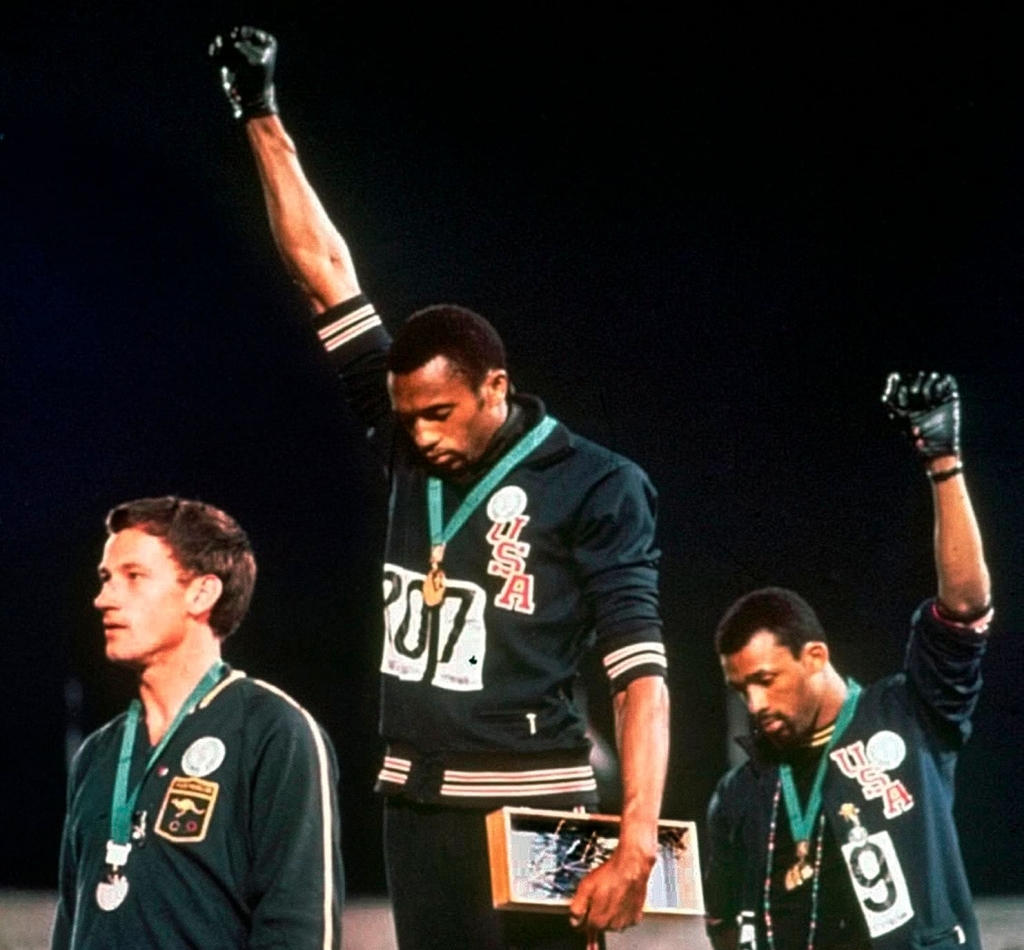 TOMMIE SMITH, JOHN CARLOS GOING TO OLYMPIC HOF