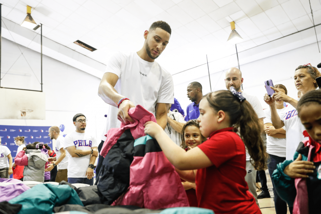 BEN SIMMONS BUYS 600 PHILLY STUDENTS WINTER COATS