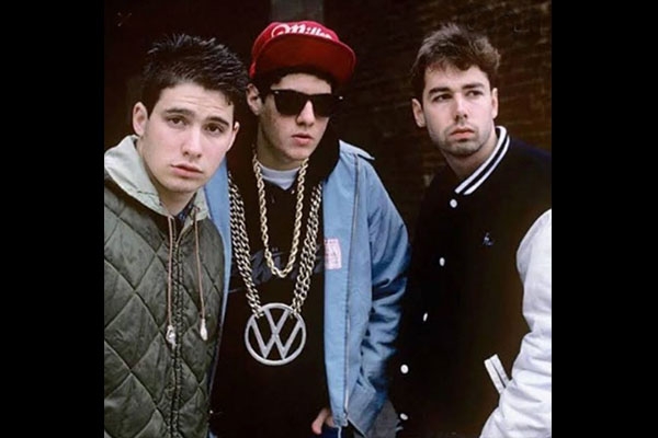 RUSSELL SIMMONS REGRETS TREATING BEASTIE BOYS UNFAIR