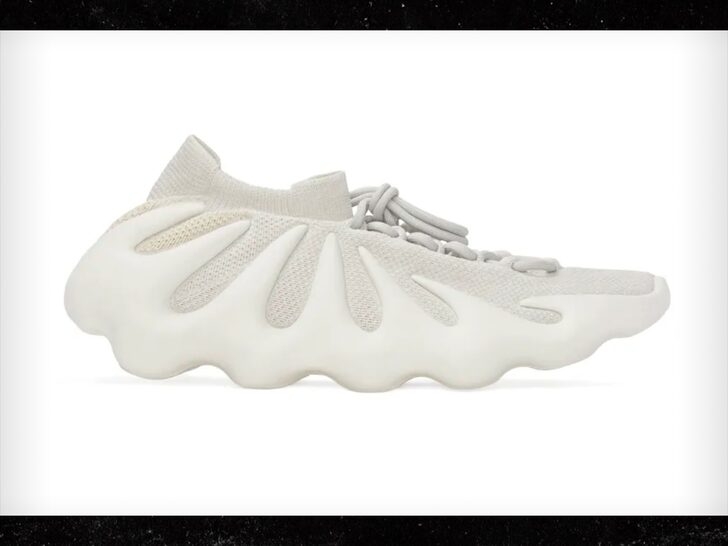 NEW YEEZY 450 SELLS OUT IN ONE MINUTE