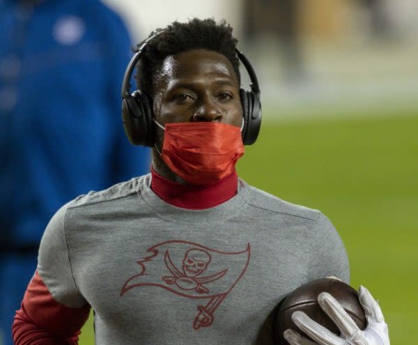 Antonio Brown Under NFL Investigation For Fake Vax Cards