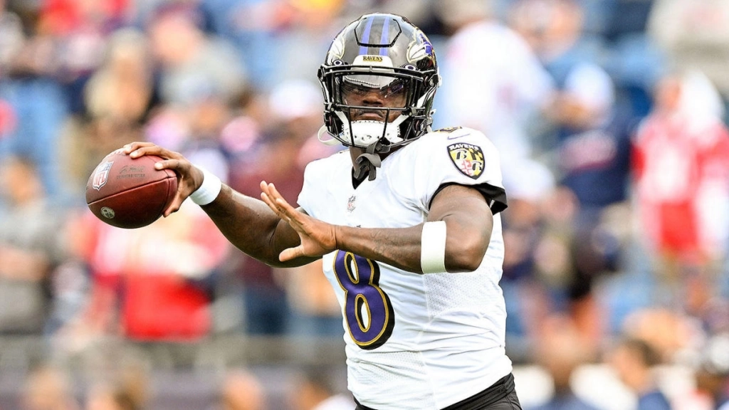 How The Trio Of Adam Dedeaux, Chris Hewitt And Tee Martin Have Played A Pivotal Role In Lamar Jackson’s Newfound Success As A Passer